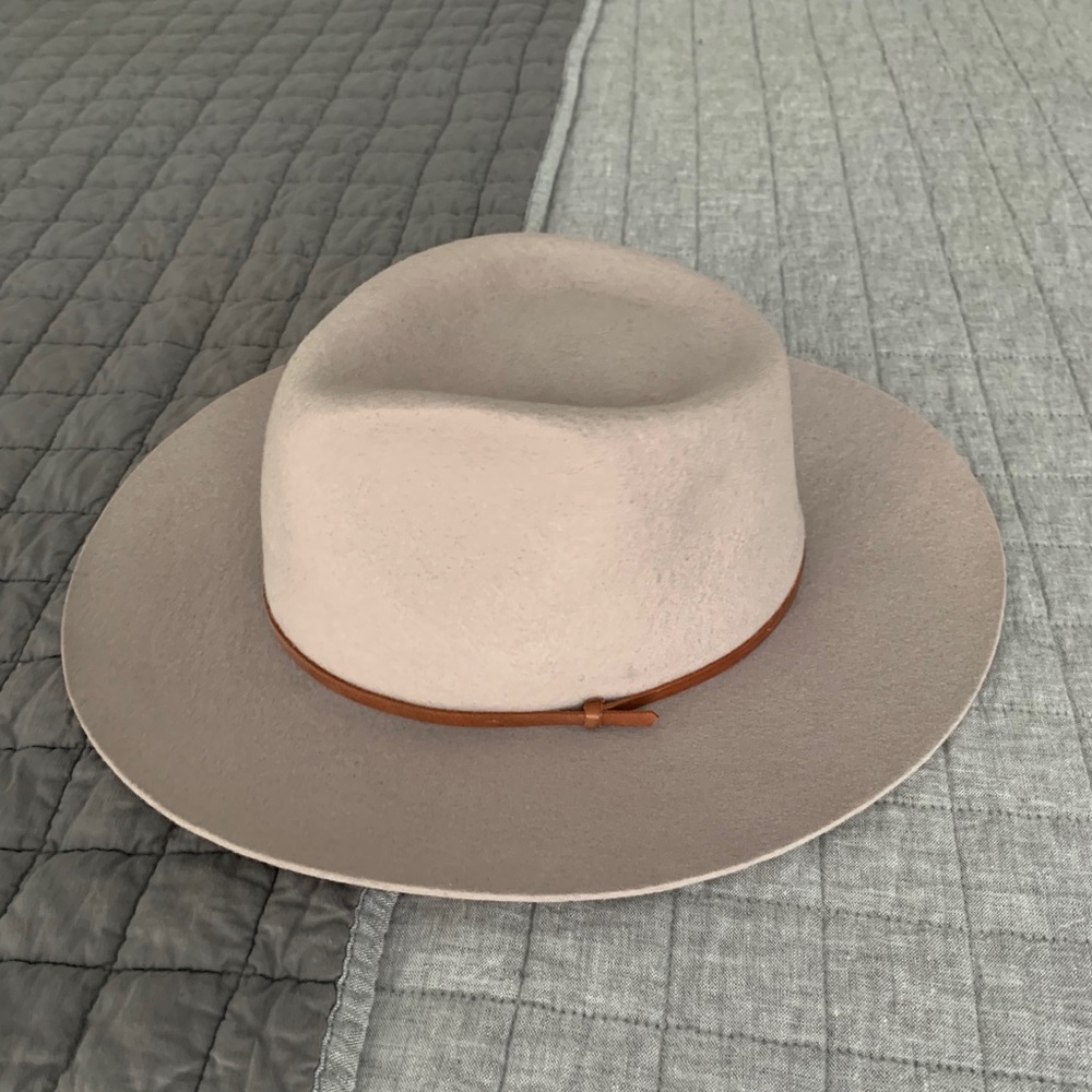 Equal Uprise wool hat